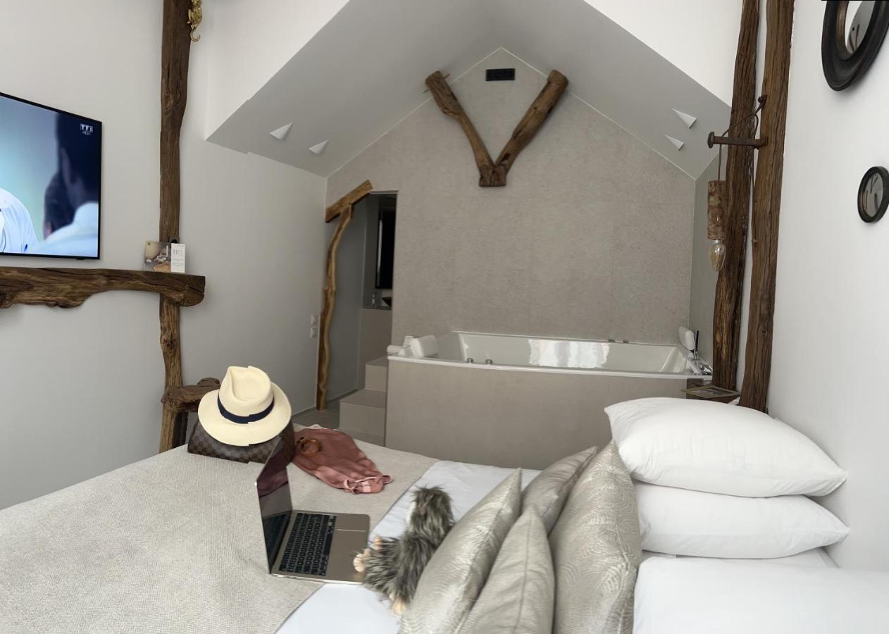 Tamarin & Capucin Suite Balneo Aubagne Exterior foto