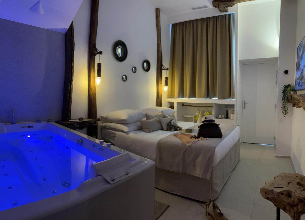 Tamarin & Capucin Suite Balneo Aubagne Exterior foto